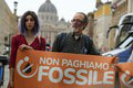 Vatikánsky súd zatočil s klimatickými aktivistami: Za ich vyčíňanie im udelil im mastnú pokutu