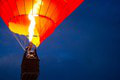 Obrovská dráma pri štarte teplovzdušného balóna: Začal horieť s ľuďmi v ňom! Hlásia vážne zranených