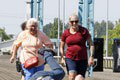 Seniori obsadili dostihovú dráhu: Z fotiek z pretekov starých rodičov pôjdete do kolien!
