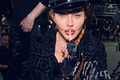 Infekcia ju takmer zabila! Madonna prvýkrát od kolapsu na verejnosti: Naozaj vyzerá takto?!