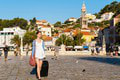 Na kufor s kolieskami v Dubrovniku zabudnite