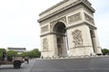 Macron vytiahol svoje skvosty: V centre Paríža je poriadne rušno, sledujte tú parádu