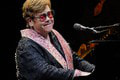 Elton John na súde: Ide o kauzu sexuálneho obťažovania! Čo sa dialo počas cesty na ples?