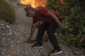 Plamene ničia, čo im príde do cesty: Na gréckom ostrove našli uhoreného muža