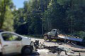 Hrôzostrašná nehoda dodávky s nákladiakom, ktorý viezol drevo: Z auta ostala kopa šrotu!