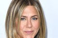 Jennifer Aniston vie aj v 50-tke vyraziť dych: Vypracované telo na pláži! Ktože jej to robil spoločnosť?