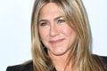 Jennifer Aniston vie aj v 50-tke vyraziť dych: Vypracované telo na pláži! Ktože jej to robil spoločnosť?