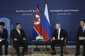 Kim a Putin po rokovaní večerali a popíjali: Ruský prezident vyriekol pri prípitku zvláštne slová