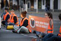 Klimatickí aktivisti urobili rozruch v Berlíne: Čo sa tam stalo? Polícia mala plné ruky práce