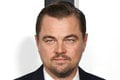 DiCaprio dogabaný ako nikdy! Jeho že chcú mladé žabky? To musíte vidieť