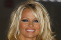 Úplne bez! Sexbomba Pamela Anderson by sa takto zamlada neukázala: S vekom prišla aj odvaha