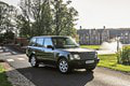 Auto šoférovala sama Alžbeta II. († 96): Kráľovnin Range Rover ide do dražby! Kde sa na ňom vyvážala?