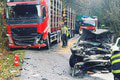 Vážna zrážka auta s kamiónom: Hlásia obeť, na mieste sú všetky záchranné zložky! Mrazivé foto z nehody