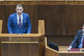 Šutaj Eštok čelí odvolávaniu, minister sa obhajuje: Policajti nemajú korupciu oznamovať!