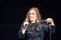 Adele sa nedávno vydala a už hromží: Je mi zle z manželovej... Uf, odvážny slovník