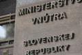 Rozruch pri budove ministerstva: Zábery priamo z miesta! Zasahovala polícia