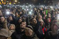 Srbi nie sú spokojní s výsledkom volieb: Prirovnávajú prezidentka k Putinovi! Policajti vytiahli zbrane