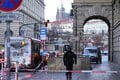 Krvavá streľba v Prahe: Pietne miesto upratali, zo sviečok vznikne pamätník
