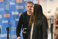 Pohádaní? Matta Damon zachytený na letisku s manželkou: To nevyzerá dobre