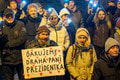 Protesty po celom Slovensku pokračujú: Konať sa však začali aj v zahraničí