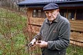 Jozef má 87 rokov a plantáž s 2 500 kríkmi čučoriedok: Vitálny senior ovláda 5 jazykov a choval 800 oviec!