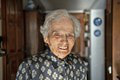 104-ročná babička dobehla policajtov: V noci uháňala po meste! Dostala pokutu, no posiela jasný odkaz