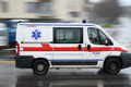 V Bratislave húkali sirény: Stret cyklistu s dodávkou si vyžadoval urýchlený prevoz do nemocnice!