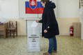 Takto volilo Slovensko: Vekoví rekordéri i voľby na nezvyčajných miestach!