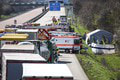 Obrovské nešťastie na diaľnici: Prevrátil sa autobus! Hlásia mŕtvych aj zranených