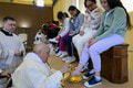 Pápež umyl nohy väzenkyniam v rímskej väznici: Niektoré to nezvládli a rozplakali sa
