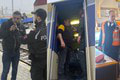 Policajti dali fúkať zamestnancom na železnici: Odpadnete, kto nafúkal!