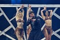 Trapas slávneho speváka: EREKCIA na koncerte Madonny! VIDEO musíte vidieť