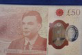 Kráľ si prevzal prvé bankovky s jeho podobizňou: Pochvaľuje si, TOTO ho ale prekvapilo