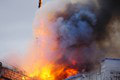 Horiace inferno v Kodani: Historická budova v plameňoch, časť už ľahla popolom! FOTO z miesta činu