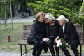 Emotívna FOTO z pohrebu Dušana Grúňa († 81): Zdrvenú vdovu Majku utešovali Golonka s manželkou