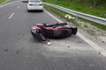 FOTO rozbitého stroja naháňa hrôzu: Motorkár po nehode v Bratislave skončil v nemocnici!