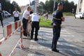 Prísne opatrenia pri výjazdovom rokovaní vlády: Množstvo policajtov a barikády! FOTO z miesta