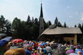 Do Litmanovej zavítali tisíce veriacich: Svätá liturgia na hore Zvir niesla takýto odkaz