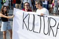 Protest proti krokom ministerstva kultúry: Do ulíc vyšli TISÍCE ľudí!