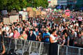 Tisíce ľudí protestovali proti krokom vlády: FOTO z námestia! Pozrite sa, ako to tam vyzeralo