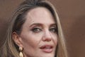 Potvrdené: Sexi Angelina Jolie randí s TÝMTO známym mužom! Načapaní v HOTELI