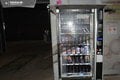 Došli mince, nastúpila zúrivosť? 19-ročný mladík ROZBIL automat! V tomto sa však prerátal