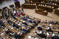 Poslanci pokračujú v mimoriadnej schôdzi: Rokujú o zdravotníckej legislatíve