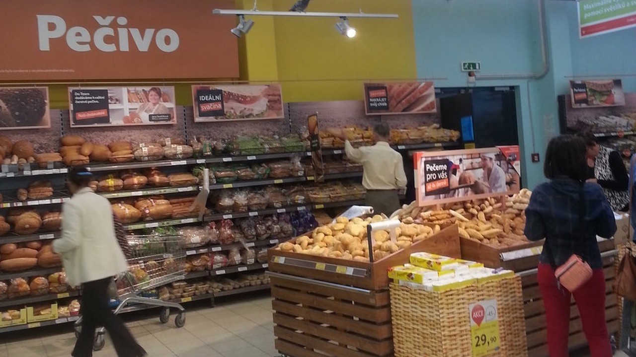 Zákazníci v českom supermarkete zažili nemilé prekvapenie.