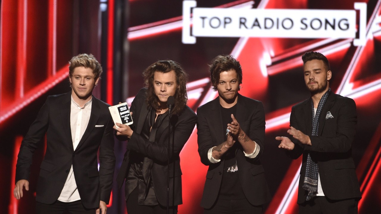 One Direction na udeľovaní cien Billboard Music Awards.
