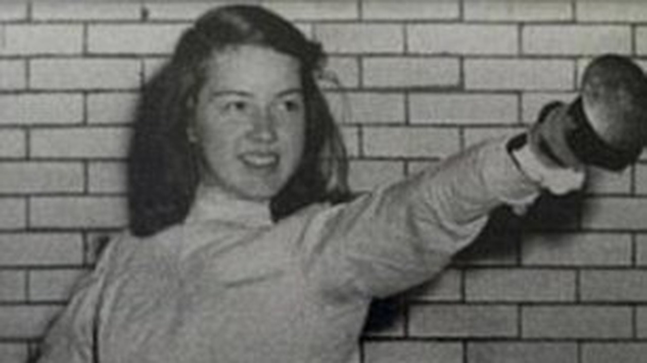 Cynthia Riggs bola zamlada krásna žena a takou aj ostala.