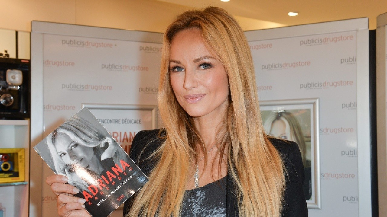 Adriana si k 43. narodeninám darovala autobiografickú knihu.