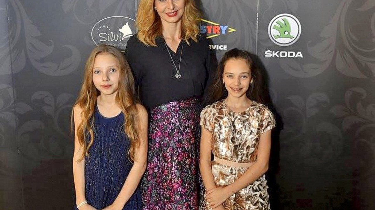 Karlova manželka Ivana a dcérky Charlotte Ella a Nelly Sofia.