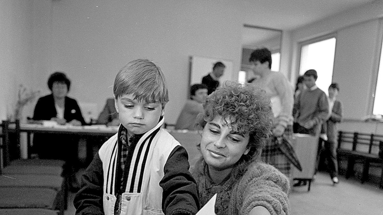 1990: Účasť na začiatku deväťdesiatych rokov atakovala 100 %.