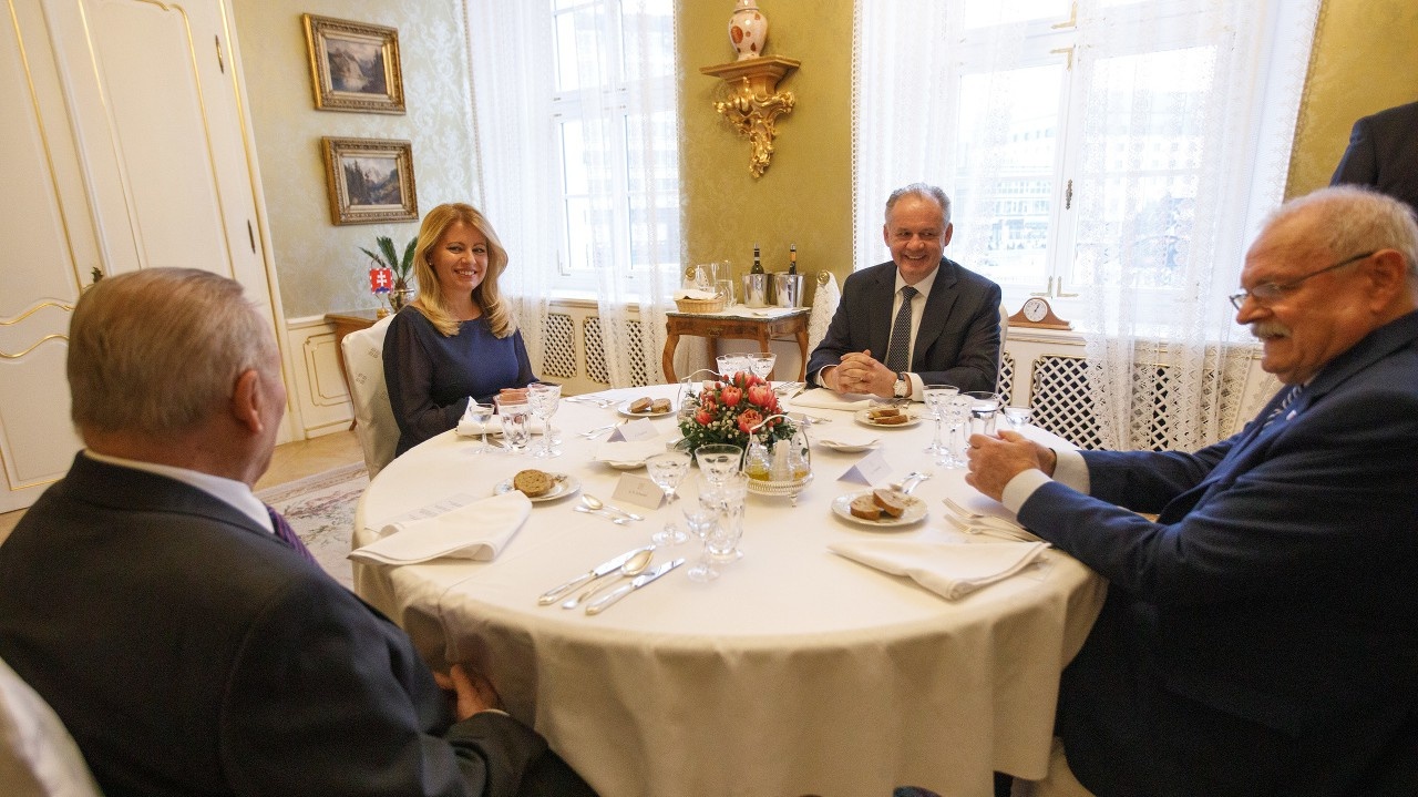 Exprezidenti na spoločnom obede s prezidentkou Zuzanou Čaputovou.